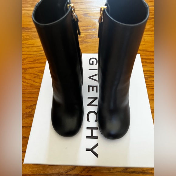 😊SOLD😊Givenchy G Cube Ankle black booties in size 37 - Picture 8 of 14